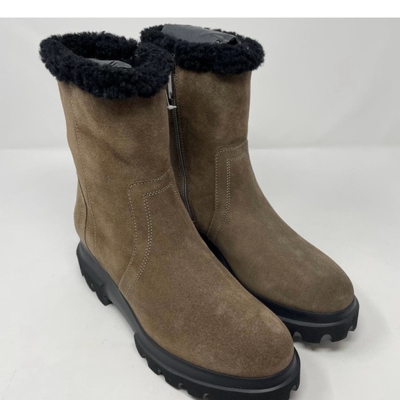 Aquatalia Kyla Suede & Shearling-Lined
Lug Sole Waterproof Boots in Taupe - Picture 2 of 6